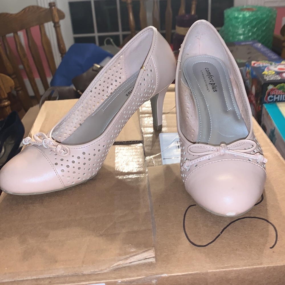 Powder Pink Pumps - Picture 2 of 6